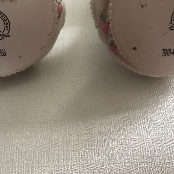 Mickey and Minnie Wedding Kiss Bobbleheads - Picture 4 of 4